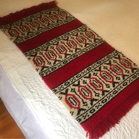 ✨Excellent Condition✨ Very Unique Vintage Hanging Rug Tapestry - 4.6 Feet - Picture 6 of 9